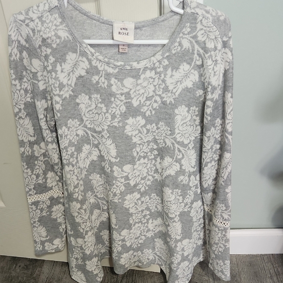 Gray and Cream Floral Sweatshirt - Picture 1 of 2